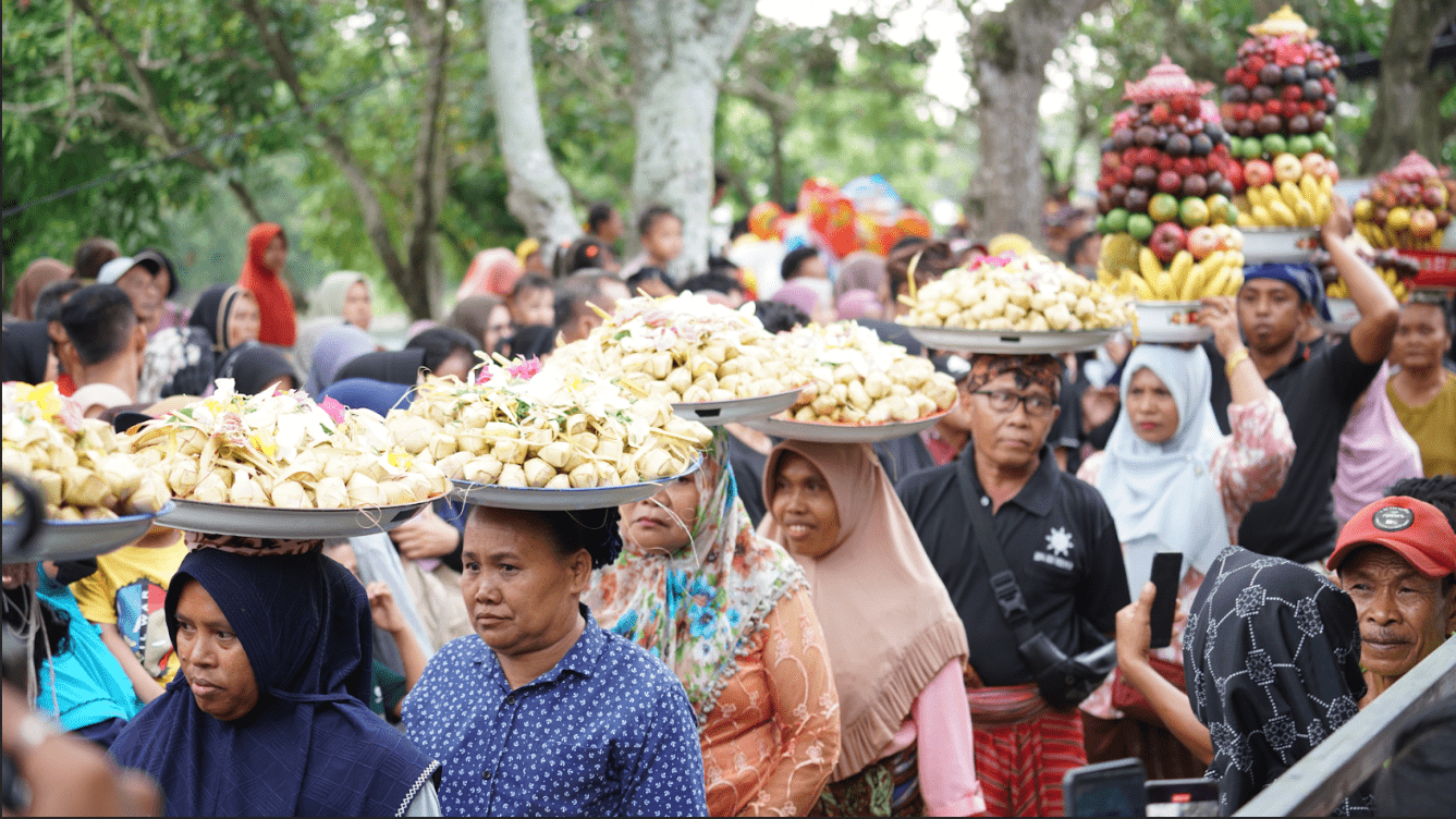 Festival Perang Topat 2024: Tradisi Unik